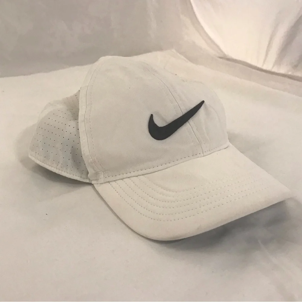 Nike Legacy91 Dri-Fit  Adjustable Sports Cap